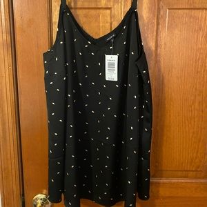 Torrid black cami with gold feather pattern size 2 NWT